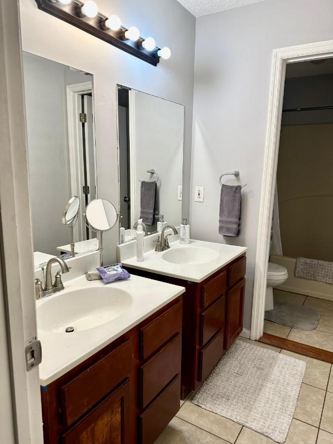 Lovely 2-Bedroom Condo W/Balcony And Free Parking Nashville Exterior photo